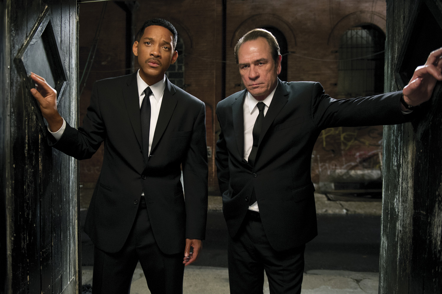 Tommy Lee Jones Men In Black ‘Men in Black 3’ Movie Review - American Profile