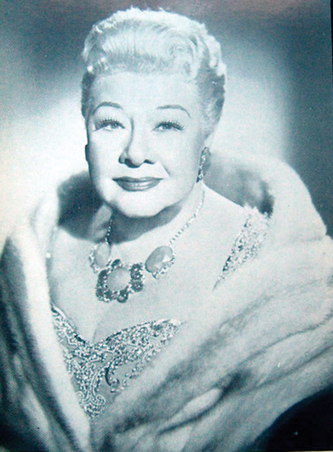 Sofi tucker. Софи Такер. Sophie Tucker группа. Софи Такер актриса. Софи Такер фото.