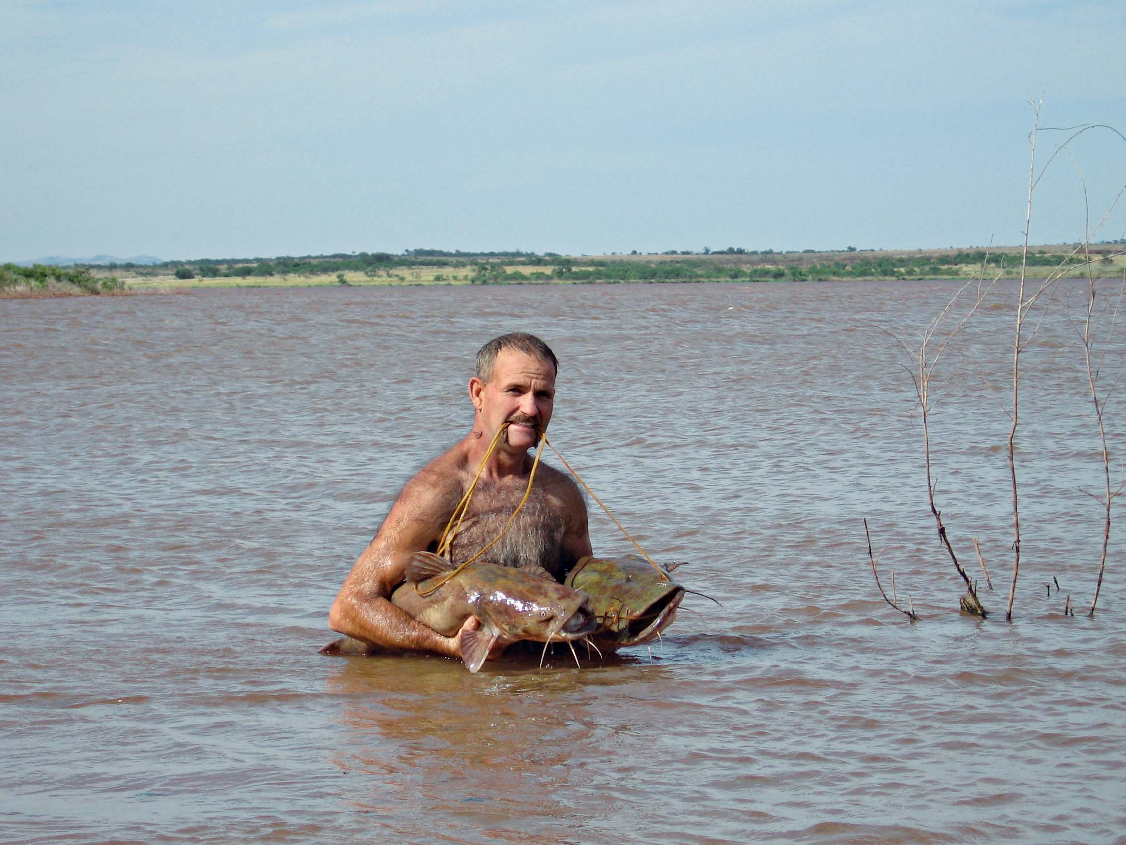 Extreme Catfish Fishing - American Profile