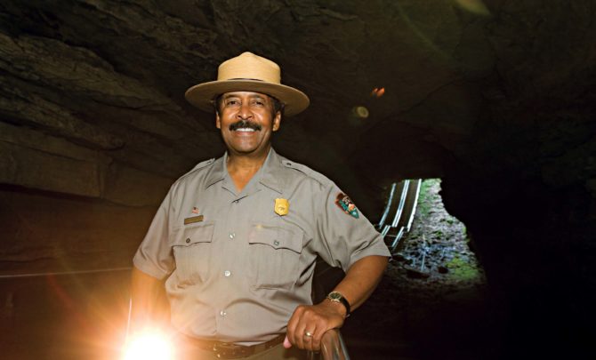 mammoth-cave-tourguide