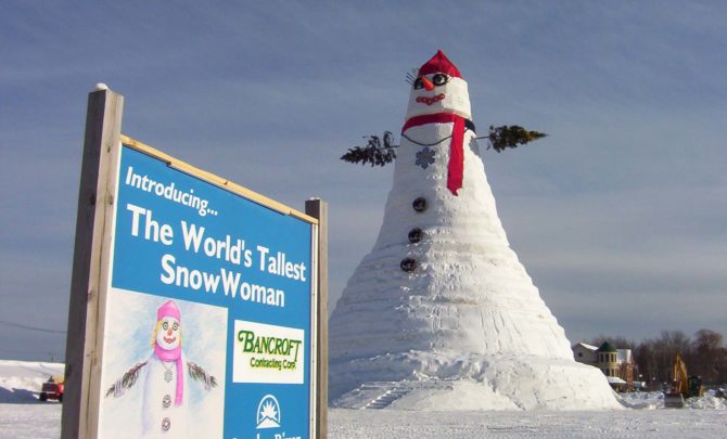 olympia-worlds-tallest-snow-woman