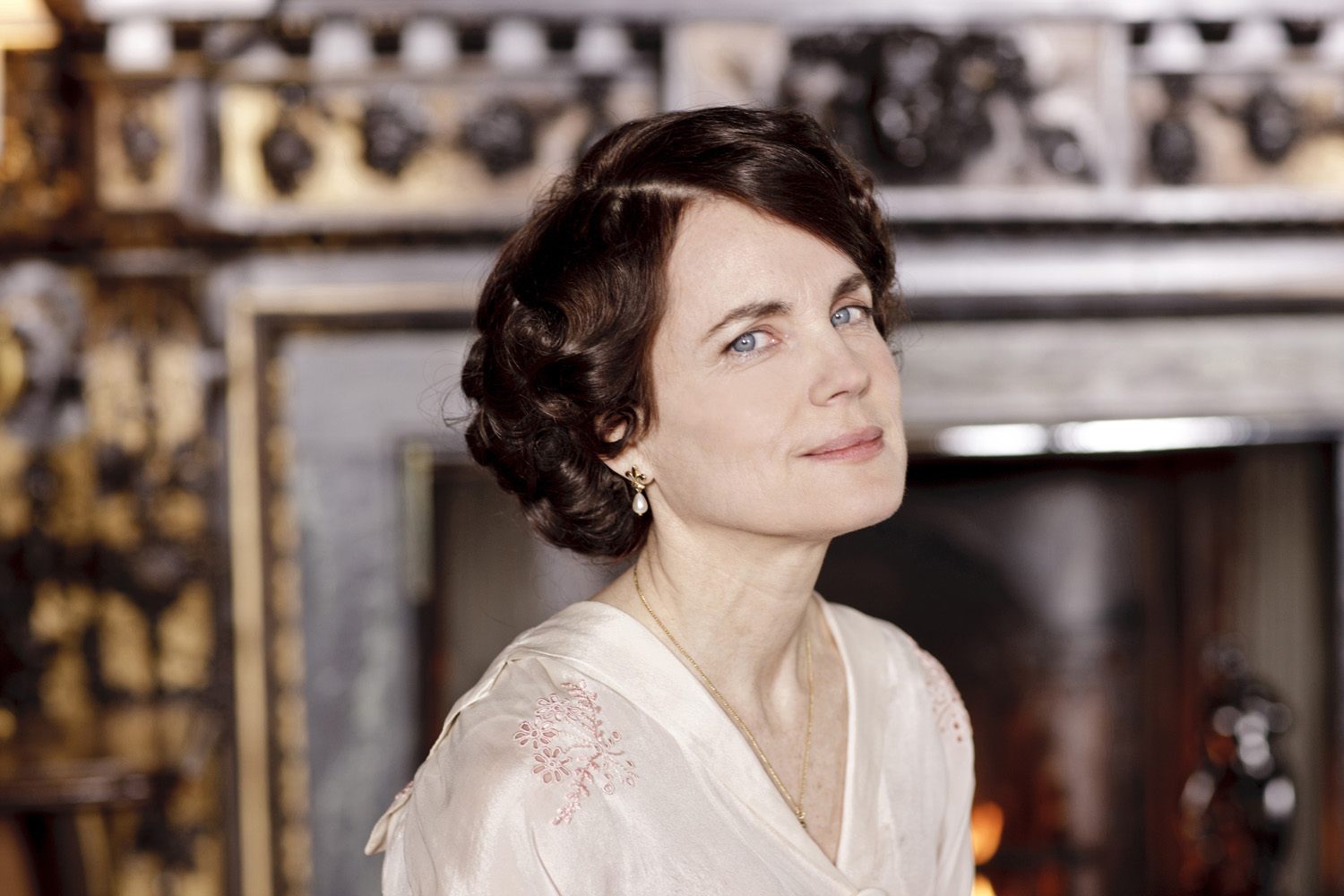 Classify Elizabeth McGovern.