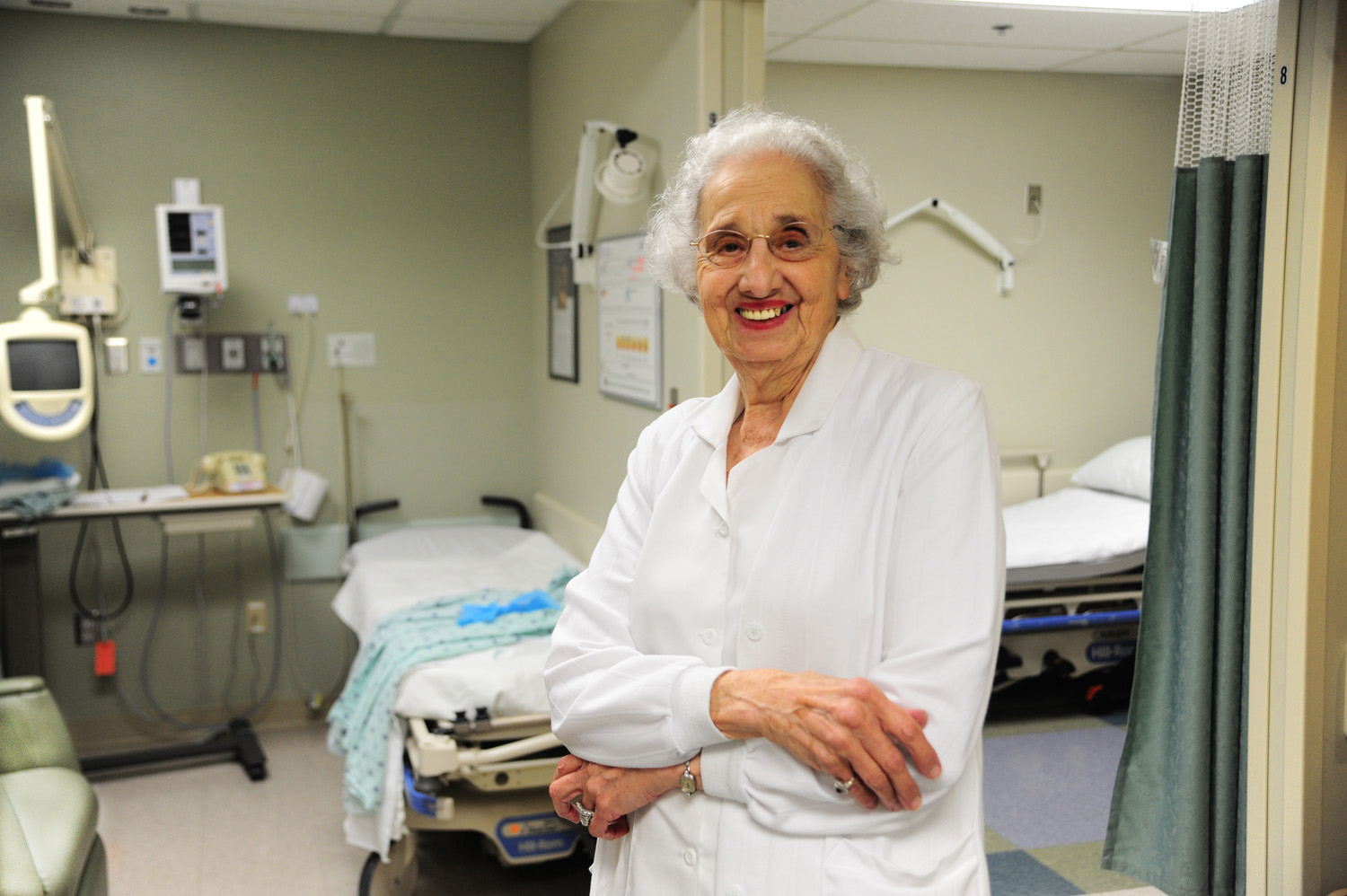 Tennessee nurse cares for patients for seven decades.