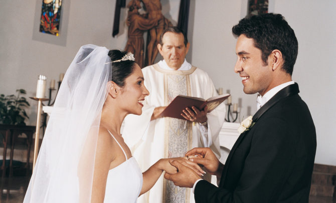 what is a wedding officiant