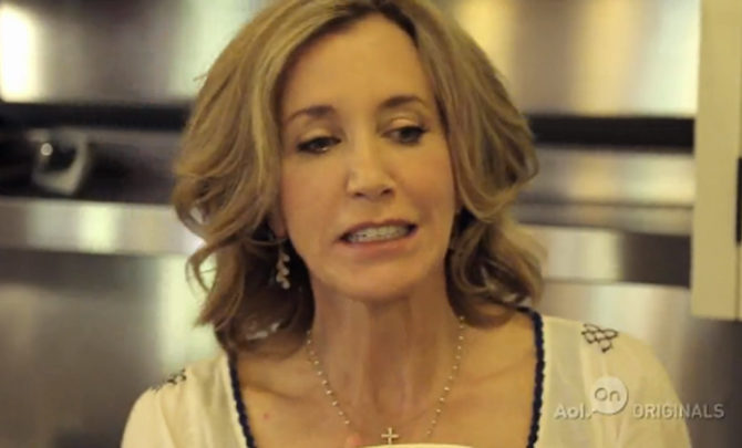 felicity-huffman-being-disruptive