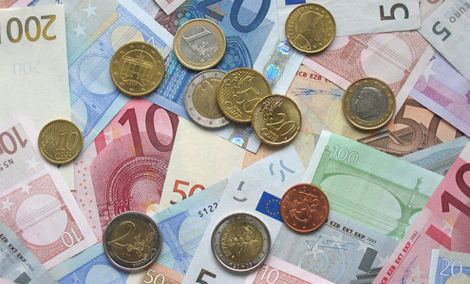 Euro-coins-banknotes
